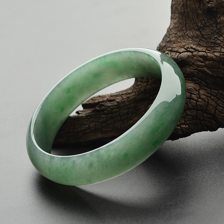 (超值推荐)糯冰种翠色手镯（56.5mm）