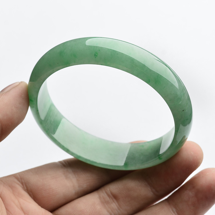 (超值推荐)糯冰种翠色手镯（56.5mm）