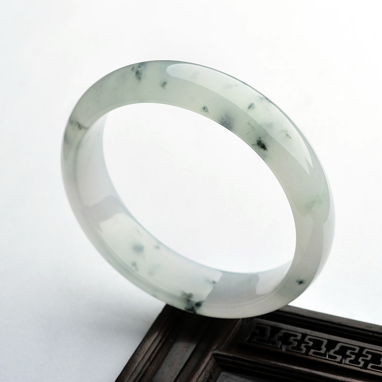 (超值推荐)冰种飘花手镯（57.9mm）