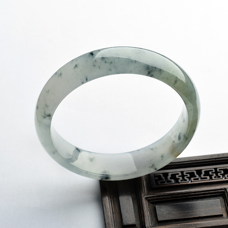 (超值推荐)冰种飘花略带黄翡手镯（58.3mm）