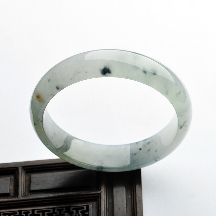 (超值推荐)冰种飘花略带黄翡手镯（58.3mm）