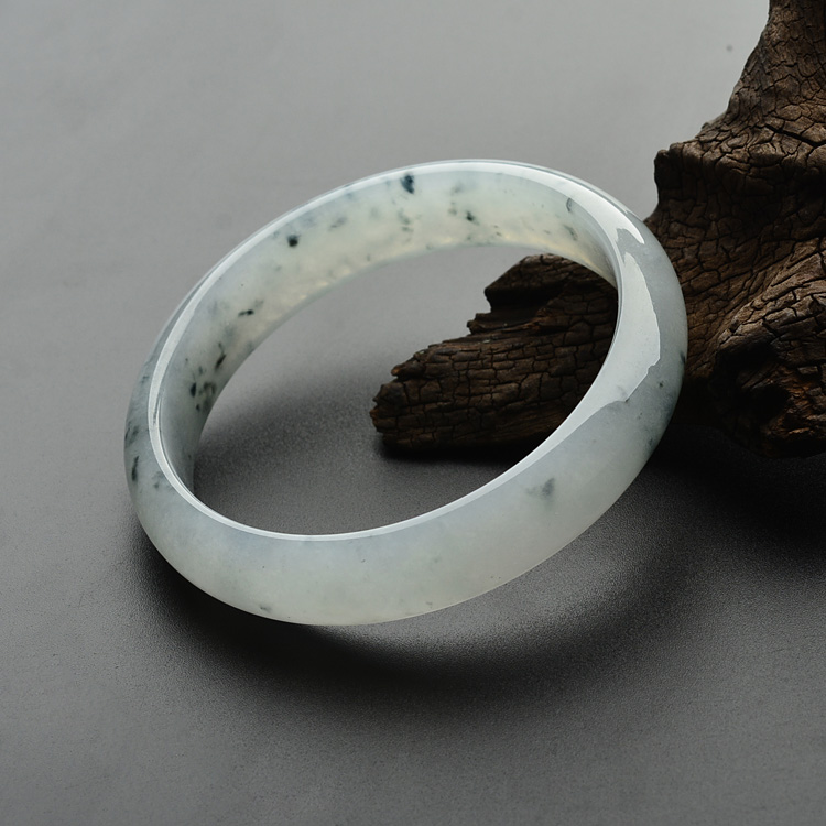 (超值推荐)冰种飘花手镯（58.2mm）