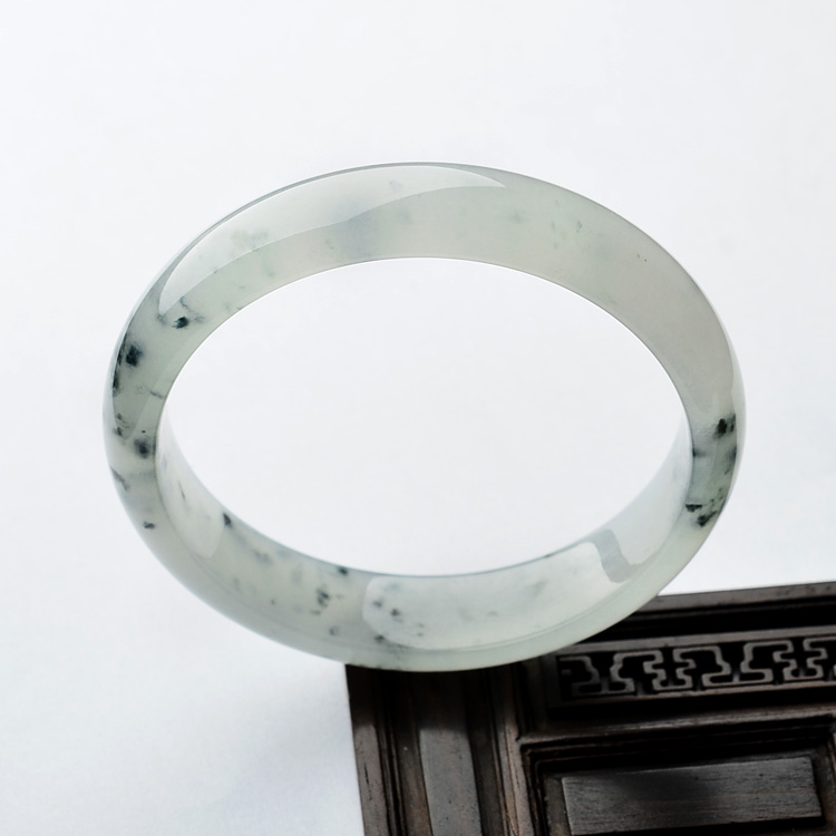 (超值推荐)冰种飘花手镯（58.2mm）