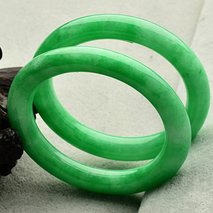 糯冰种阳绿圆条手镯(55.4mm/55.4mm)(一对)