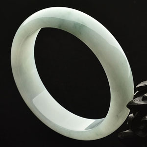 （一口价扫货）糯冰种晴水略飘花手镯(57mm)
