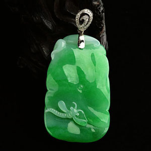 糯冰种翠色亭亭玉立挂件