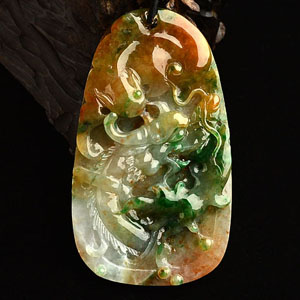 (超值推荐)糯冰种三彩龙牌挂件