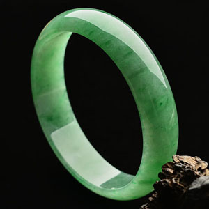 (超值推荐)糯冰种翠色手镯（56.3mm）