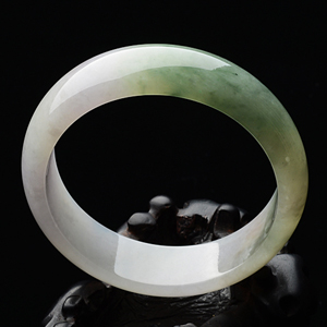 糯冰种淡春带彩手镯（54.8mm）