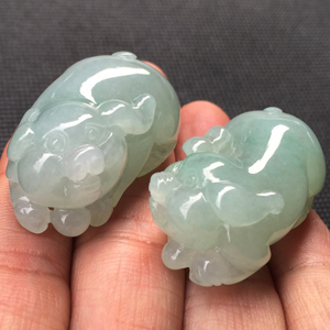 糯冰种晴水略飘花金猪送宝挂件（一对）