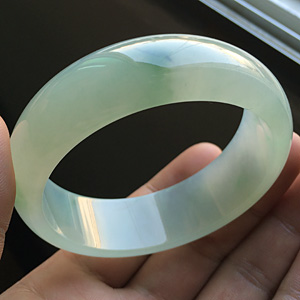 冰种晴水略飘花手镯（56.6mm）