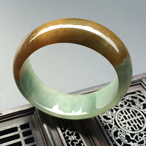 糯冰种褐黄翡贵妃镯（54.5mm-48.1mm）