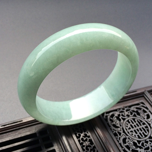 （超值推荐）糯冰种豆色手镯（59mm）