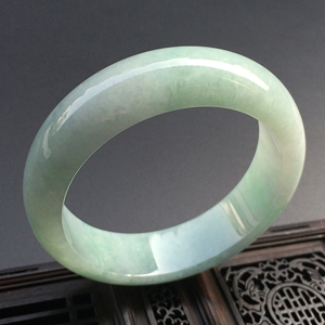 （超值推荐）糯冰种豆色手镯（58mm）