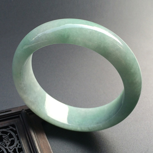 （超值推荐）糯冰种豆色手镯（56.8mm）