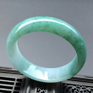 (超值推荐)糯冰种飘翠手镯（55.5mm）