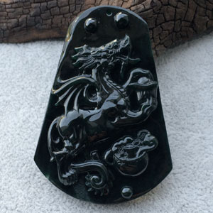 冰种墨翠龙马精神挂件