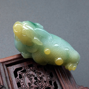 糯冰种黄翡飘花金蟾挂件