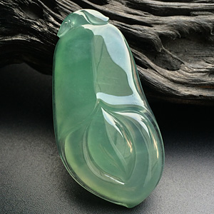 冰种晴水玉兰花挂件