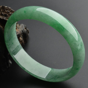 (超值推荐)糯冰种翠色手镯（56.5mm）