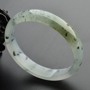 冰种飘花略带黄翡手镯（56.6mm）