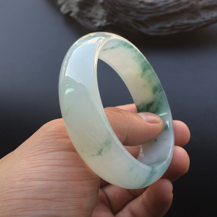 (超值推荐)冰种飘花手镯（57.2mm）