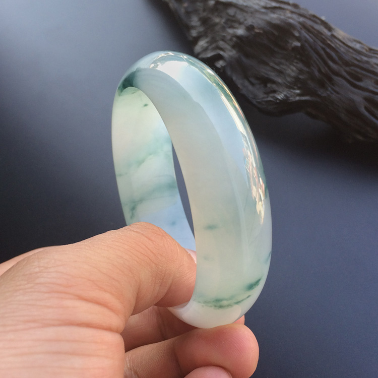 (超值推荐)冰种飘花手镯（57.2mm）