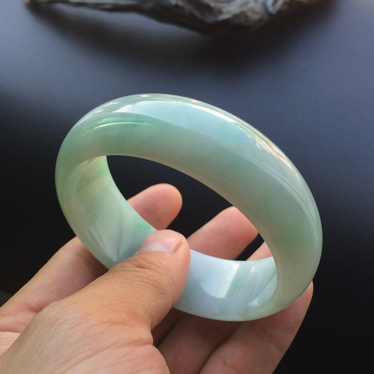 糯冰种飘花略带黄翡手镯（58.3mm）