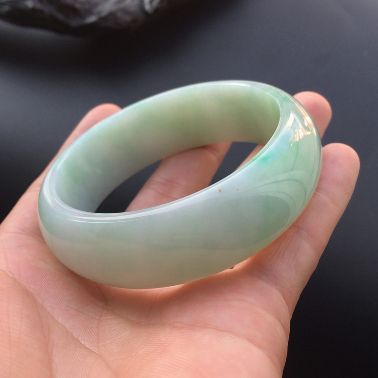 糯冰种飘花略带黄翡手镯（58.3mm）