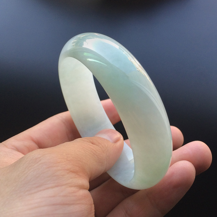 (超值推荐)糯冰种晴水手镯（58.4mm）