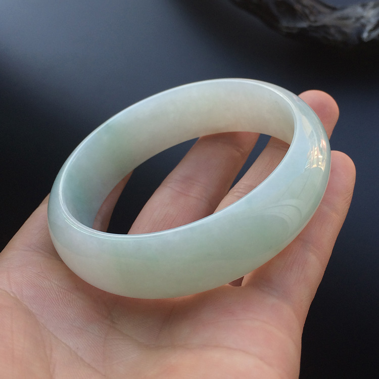 (超值推荐)糯冰种晴水手镯（58.4mm）