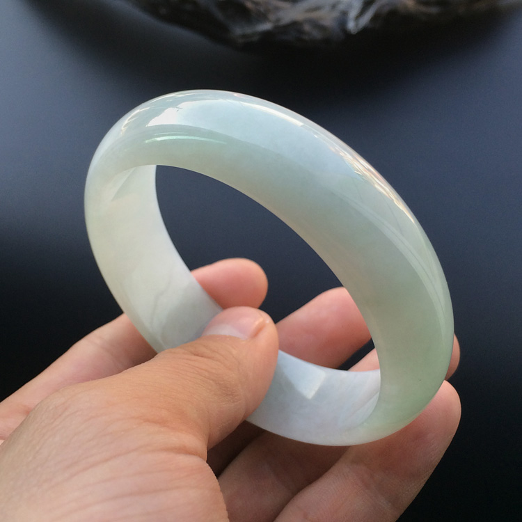 (超值推荐)糯冰种晴水手镯（58.4mm）