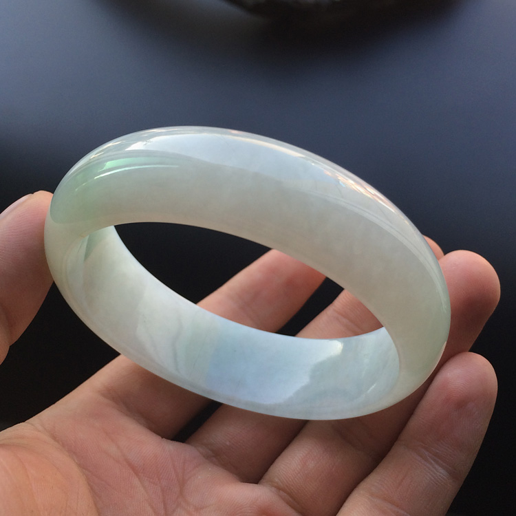 (超值推荐)糯冰种晴水手镯（58.4mm）