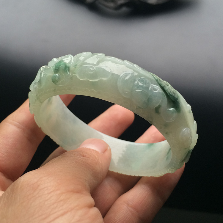 糯冰种飘花雕花手镯（54.2mm）