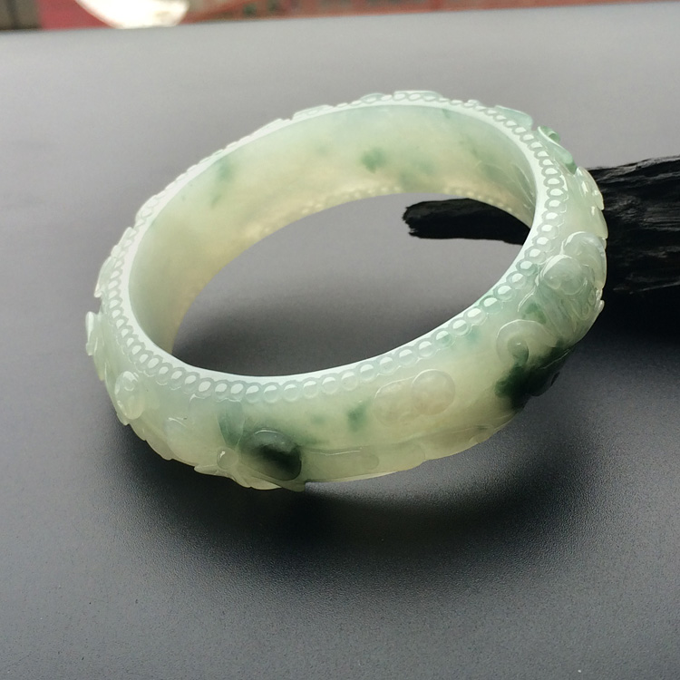 糯冰种飘花雕花手镯（54.2mm）