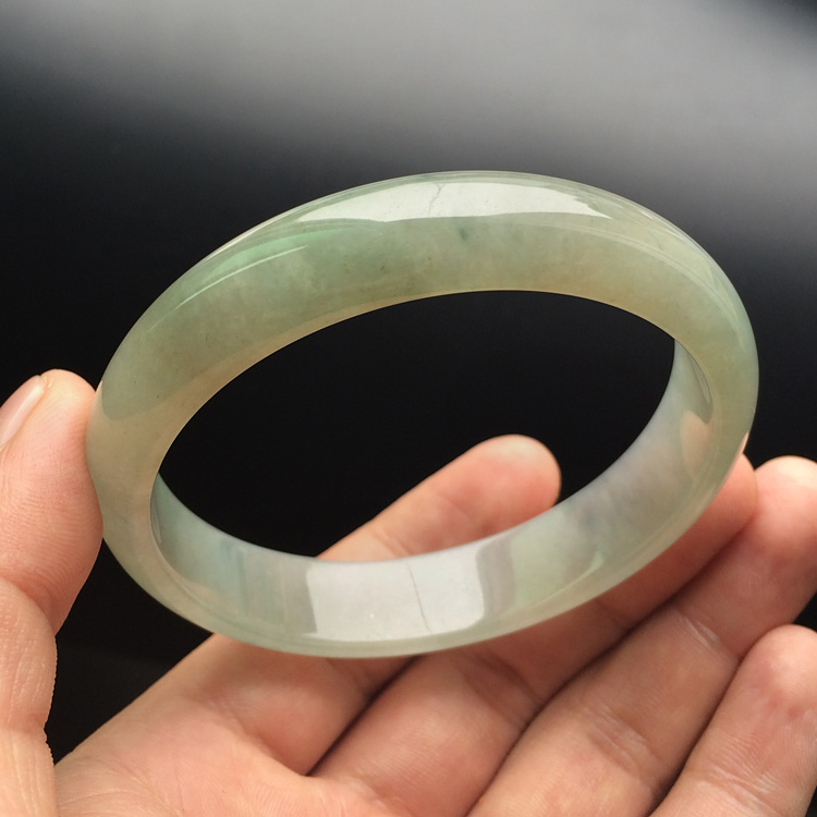 糯冰种略飘花手镯（59.3mm）