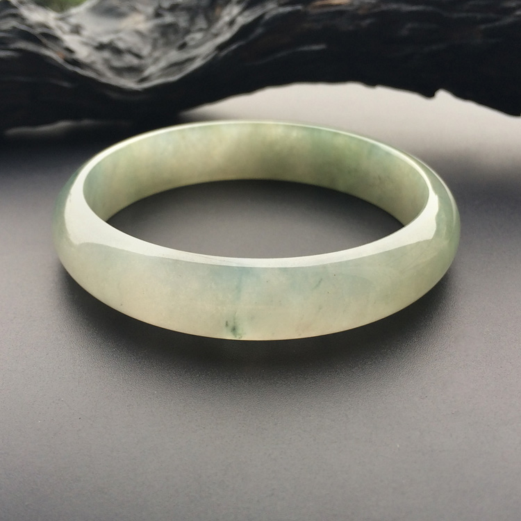 糯冰种略飘花手镯（59.3mm）