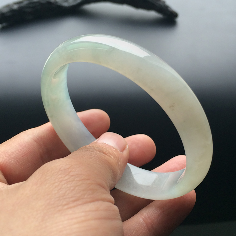 糯冰种淡晴水手镯（59.5mm）