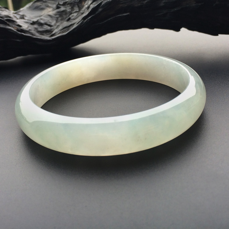 糯冰种淡晴水手镯（59.5mm）