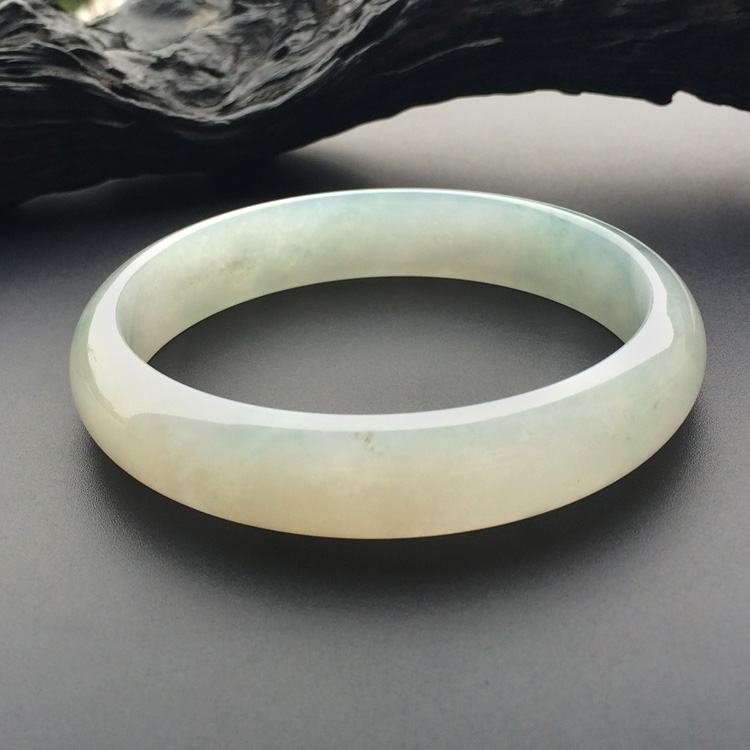 糯冰种淡晴水手镯（59.5mm）
