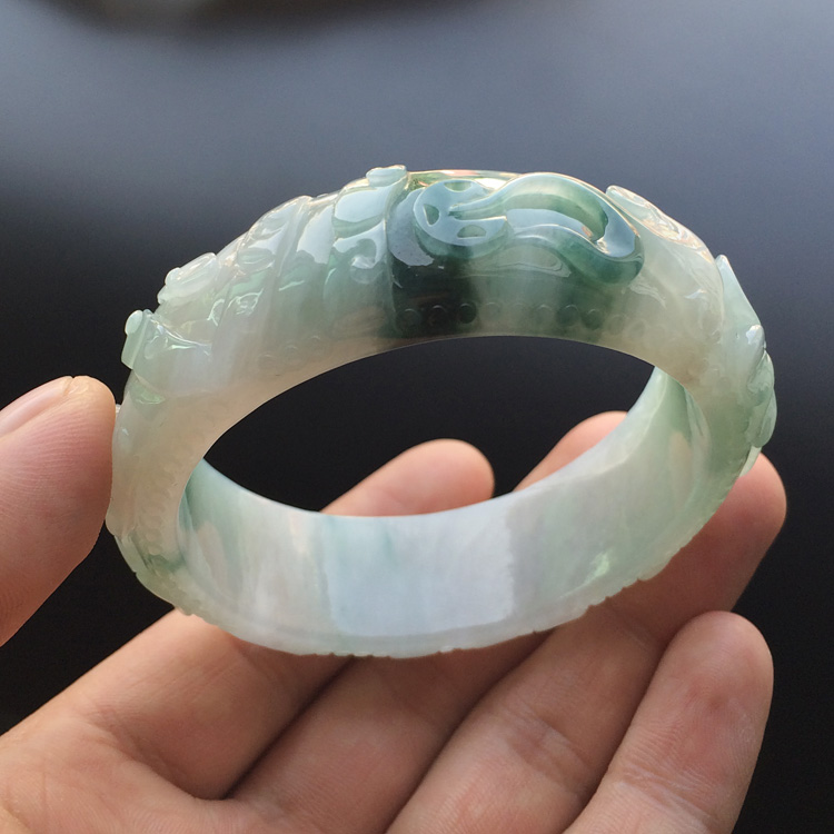 糯冰种飘花雕花手镯（52.9mm）