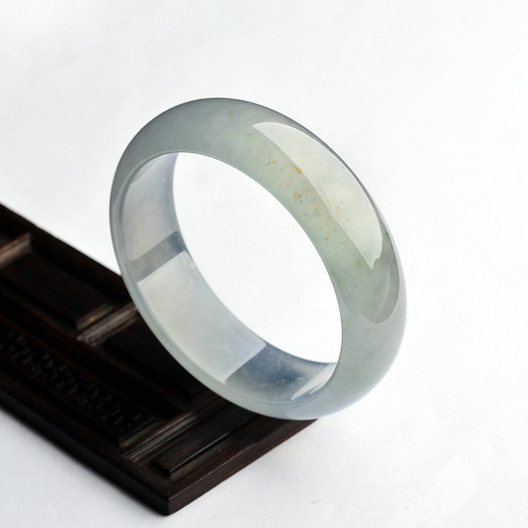 (超值推荐)冰玻种晴水略带黄翡手镯（56.8mm）