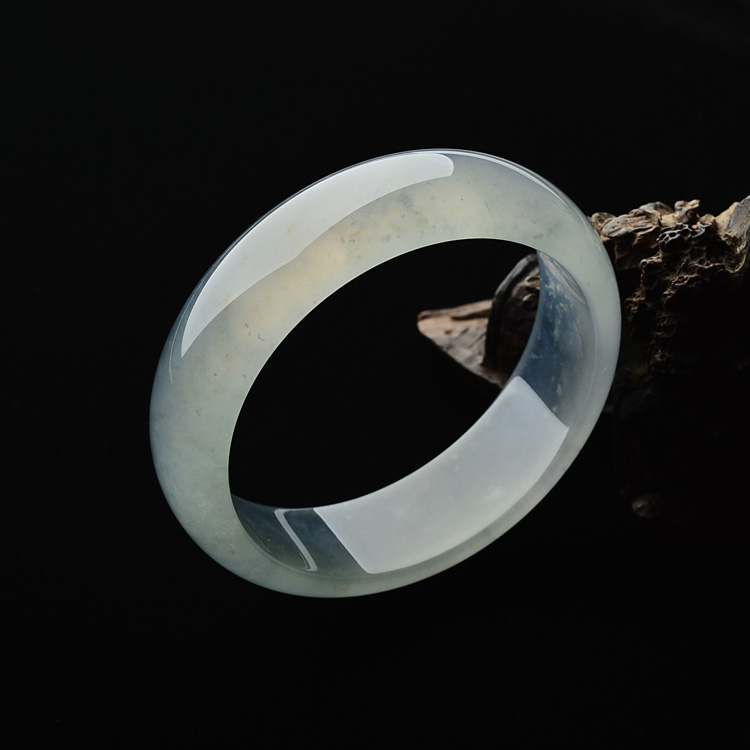(超值推荐)冰玻种晴水略带黄翡手镯（56.8mm）