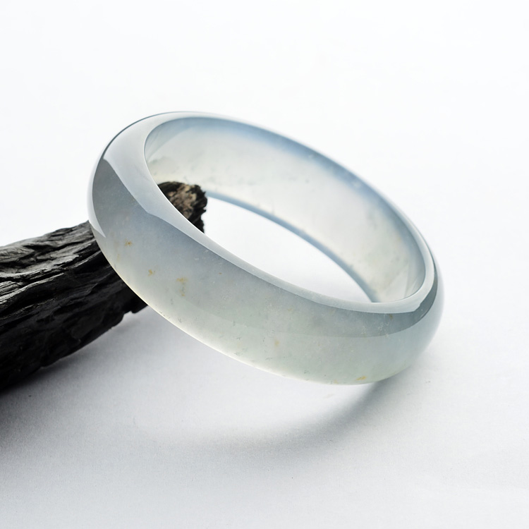 (超值推荐)冰玻种晴水略带黄翡手镯（56.8mm）