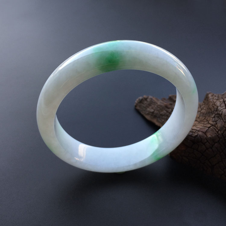 (超值推荐)糯冰种飘翠手镯（58.6mm）