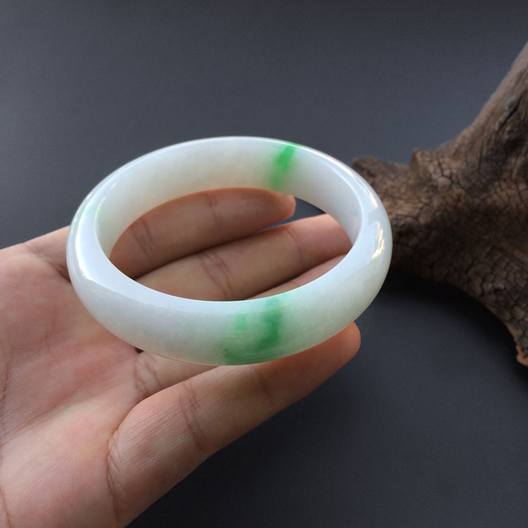 (超值推荐)糯冰种飘翠手镯（58.6mm）