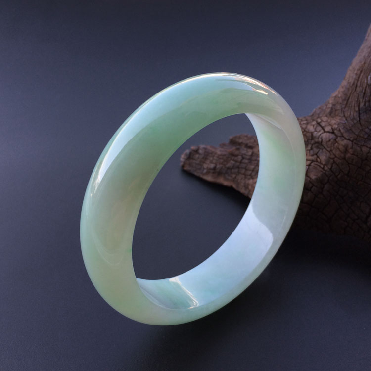 (超值推荐)糯冰种绿晴水手镯（57.6mm）