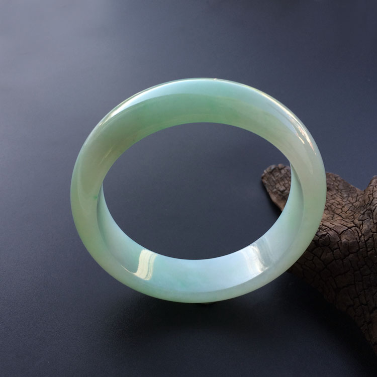 (超值推荐)糯冰种绿晴水手镯（57.6mm）