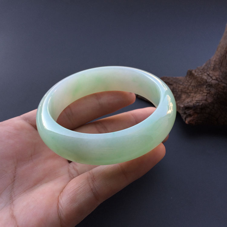 (超值推荐)糯冰种绿晴水手镯（57.6mm）
