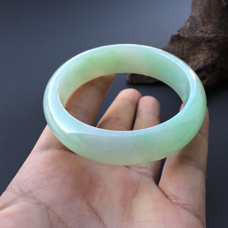 (超值推荐)糯冰种绿晴水手镯（57.6mm）